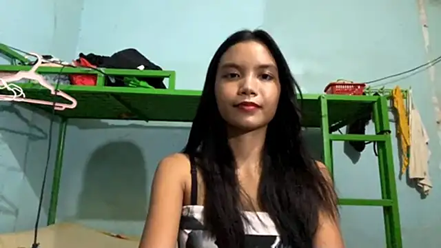 ValeryCatledge online show from May 13, 2026, 2:03 pm