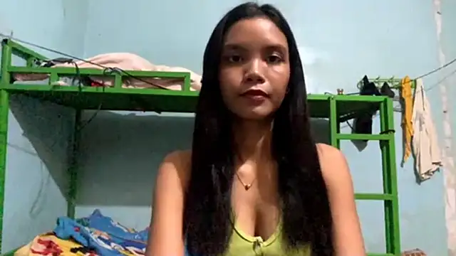 ValeryCatledge online show from May 19, 2026, 2:23 pm