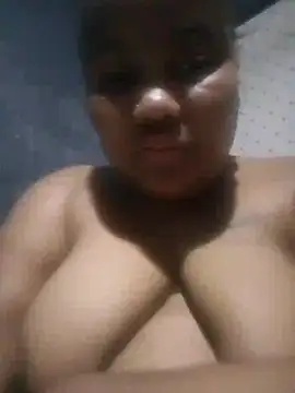 ChubbyMidgetxxx19 online show from May 25, 2026, 1:11 am