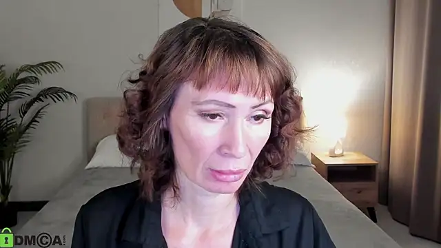 gracekellyyy online show from July 18, 2026, 3:44 am