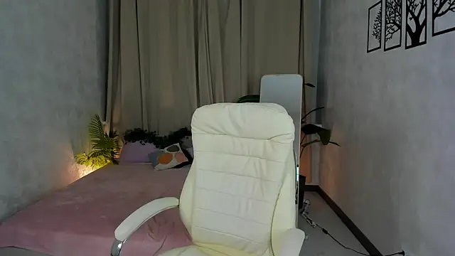 gracekellyyy online show from July 28, 2026, 2:13 pm
