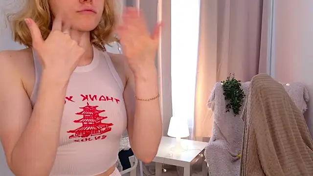 MilanaRayy online show from July 28, 2026, 11:17 am