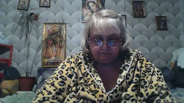 MarinaFarina53 online show from May 21, 2026, 8:49 pm