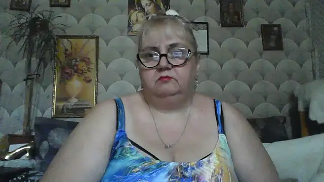 MarinaFarina53 online show from June 27, 2026, 2:01 pm