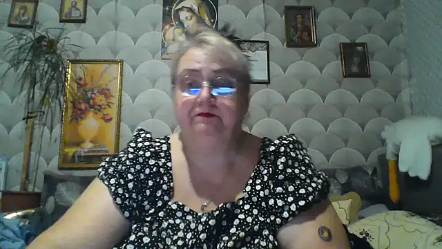 MarinaFarina53 online show from July 8, 2026, 10:14 pm