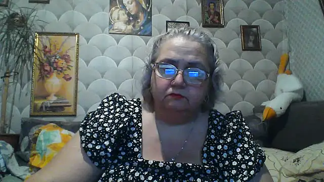 MarinaFarina53 online show from July 21, 2026, 5:15 pm