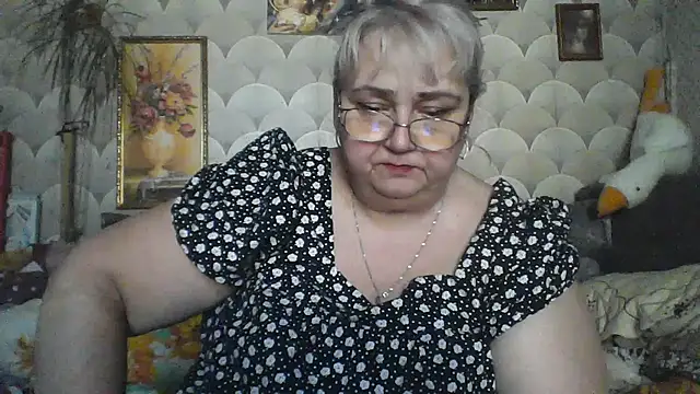 MarinaFarina53 online show from July 23, 2026, 5:05 am