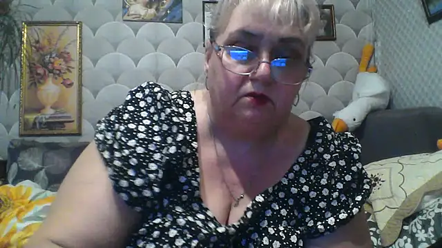MarinaFarina53 online show from July 23, 2026, 6:06 pm