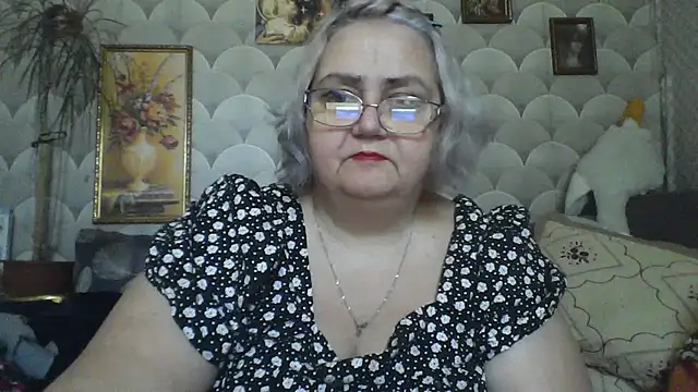 MarinaFarina53 online show from July 25, 2026, 6:44 am