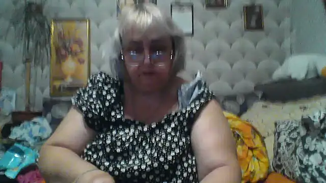 MarinaFarina53 online show from July 27, 2026, 6:15 pm