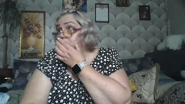MarinaFarina53 online show from July 28, 2026, 6:31 am