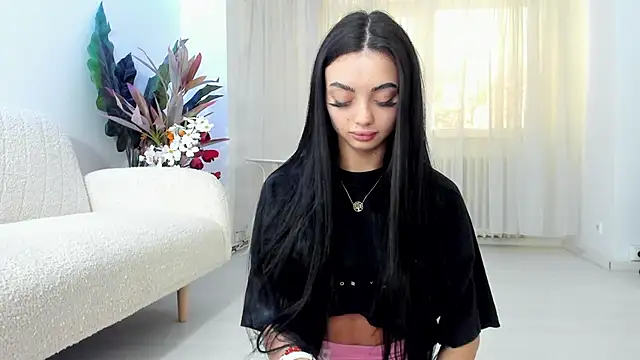 RachellRavee online show from May 30, 2026, 5:48 am