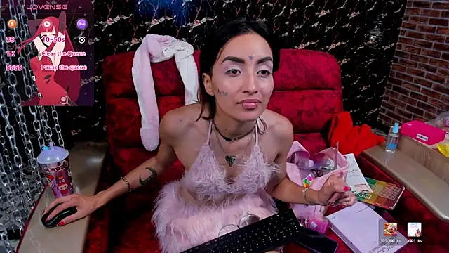 LunaiXMoon  online show from May 24, 2026, 12:10 pm