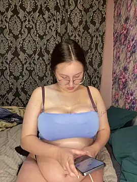 Snapshot of viksiss chatting on May 26, 2026, 4:47 pm viksiss online show from May 26, 2026, 4:47 pm