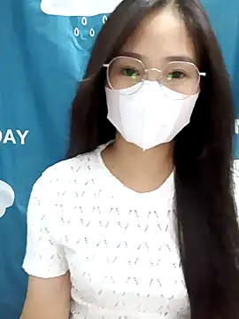 -Hena- online show from May 24, 2026, 2:55 pm