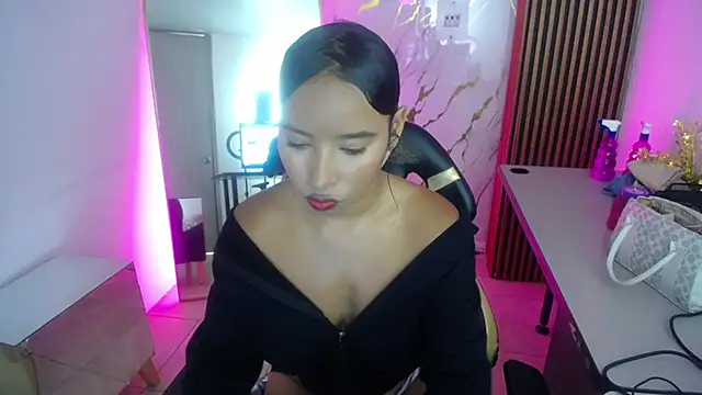 Snapshot of SCARLET_ROUSE_M chatting on May 12, 2026, 7:44 pm SCARLET ROUSE M online show from May 12, 2026, 7:44 pm