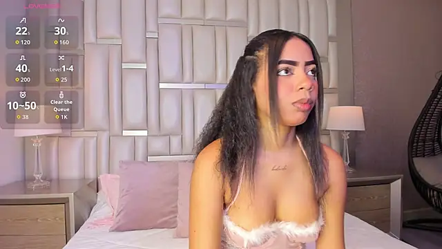 TyraKayne online show from May 15, 2026, 3:46 am