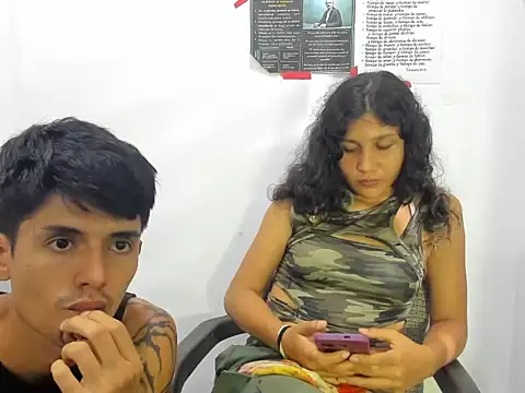 Snapshot of Motasandcalis chatting on May 7, 2026, 11:43 pm Motasandcalis online show from May 7, 2026, 11:43 pm