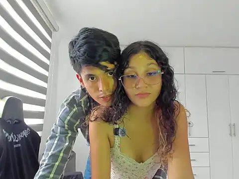 Snapshot of Motasandcalis chatting on May 12, 2026, 9:01 pm Motasandcalis online show from May 12, 2026, 9:01 pm