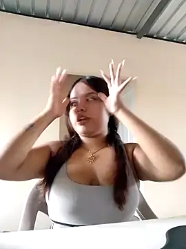 Snapshot of Daniela-Peruana chatting on May 23, 2026, 8:24 pm Daniela-Peruana online show from May 23, 2026, 8:24 pm