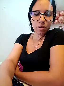 Snapshot of alanahot94 chatting on May 8, 2026, 12:16 am alanahot94 online show from May 8, 2026, 12:16 am