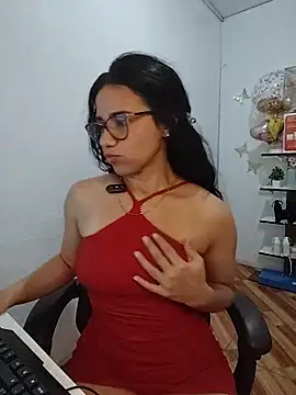 Snapshot of alanahot94 chatting on May 24, 2026, 12:26 am alanahot94 online show from May 24, 2026, 12:26 am
