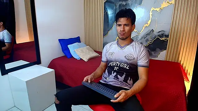 JacobWolf   online show from May 31, 2026, 7:37 pm