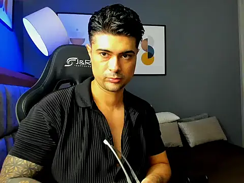 Snapshot of ZEI-001 chatting on May 11, 2026, 1:33 am ZEI-001 online show from May 11, 2026, 1:33 am