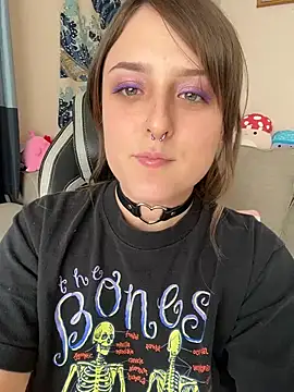 Snapshot of Hazel_Haze chatting on June 23, 2026, 10:08 pm Hazel Haze online show from June 23, 2026, 10:08 pm