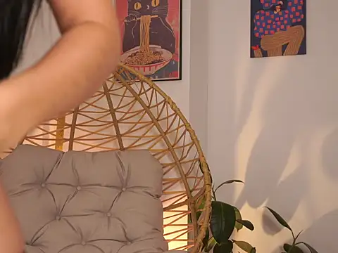 Snapshot of beauty_latina chatting on June 14, 2026, 1:25 am beauty latina online show from June 14, 2026, 1:25 am
