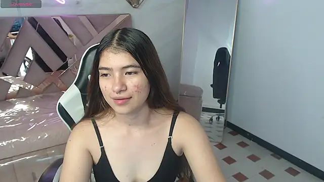 Snapshot of alesia_v_v chatting on May 16, 2026, 10:36 am alesia v v online show from May 16, 2026, 10:36 am