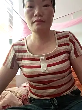 Snapshot of -Trici- chatting on May 15, 2026, 6:09 am -Trici- online show from May 15, 2026, 6:09 am