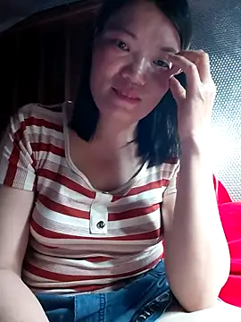 Snapshot of -Trici- chatting on May 18, 2026, 6:14 pm -Trici- online show from May 18, 2026, 6:14 pm
