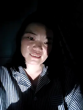 Snapshot of -Trici- chatting on May 22, 2026, 8:25 pm -Trici- online show from May 22, 2026, 8:25 pm