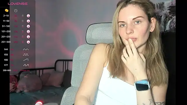 KiraSigmaMeow online show from May 16, 2026, 3:55 pm