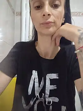 Snapshot of BlissAria chatting on May 25, 2026, 4:13 pm BlissAria online show from May 25, 2026, 4:13 pm