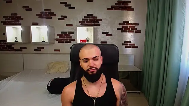 Snapshot of OscarWillss chatting on May 18, 2026, 4:18 am OscarWillss online show from May 18, 2026, 4:18 am