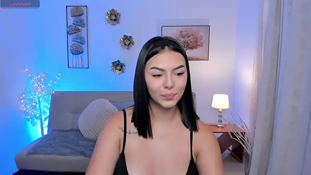 Snapshot of Emma_Moretti1 chatting on May 26, 2026, 7:43 pm Emma Moretti1 online show from May 26, 2026, 7:43 pm