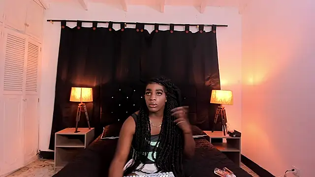 YasiryCoper online show from May 16, 2026, 11:53 am