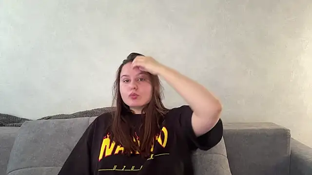 MaiaEnnist online show from May 24, 2026, 7:46 am