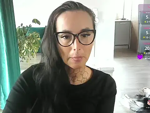 Snapshot of tattooedKika chatting on May 11, 2026, 7:25 am tattooedKika online show from May 11, 2026, 7:25 am