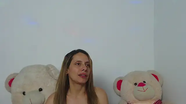 Natalia Dahlia online show from May 27, 2026, 1:57 am