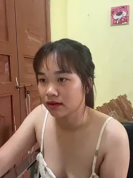 Snapshot of Lili_019 chatting on May 18, 2026, 7:03 am Lili 019 online show from May 18, 2026, 7:03 am