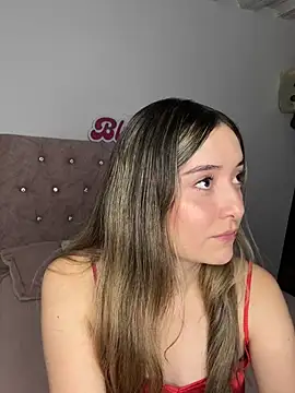 Snapshot of Sarisloves chatting on May 19, 2026, 1:00 am Sarisloves online show from May 19, 2026, 1:00 am