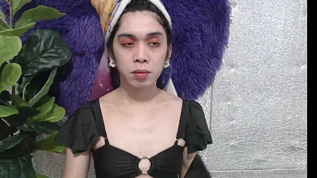 RoseAmarie online show from May 25, 2026, 12:11 pm