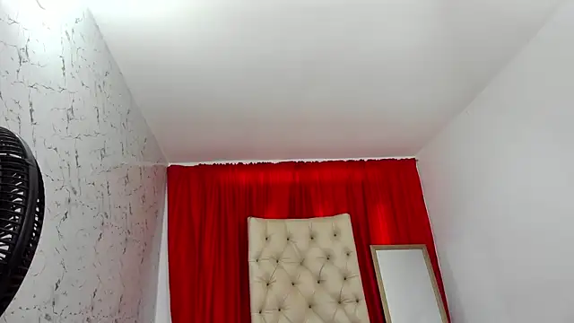 Jana strawberry online show from May 26, 2026, 2:46 pm