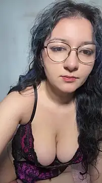 Snapshot of Lulu_Lu chatting on May 12, 2026, 7:44 pm Lulu Lu online show from May 12, 2026, 7:44 pm