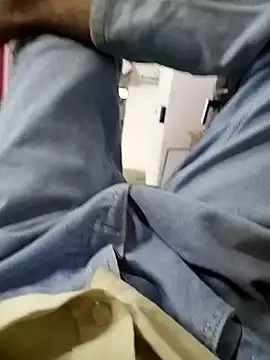 sucksex100 online show from May 17, 2026, 10:33 am