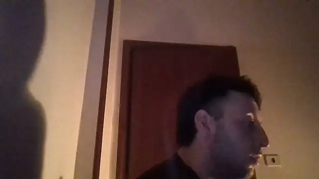 Snapshot of VincentZe99 chatting on May 17, 2026, 11:34 pm VincentZe99 online show from May 17, 2026, 11:34 pm