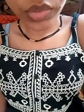 ayanloveannu online show from June 27, 2026, 4:28 am